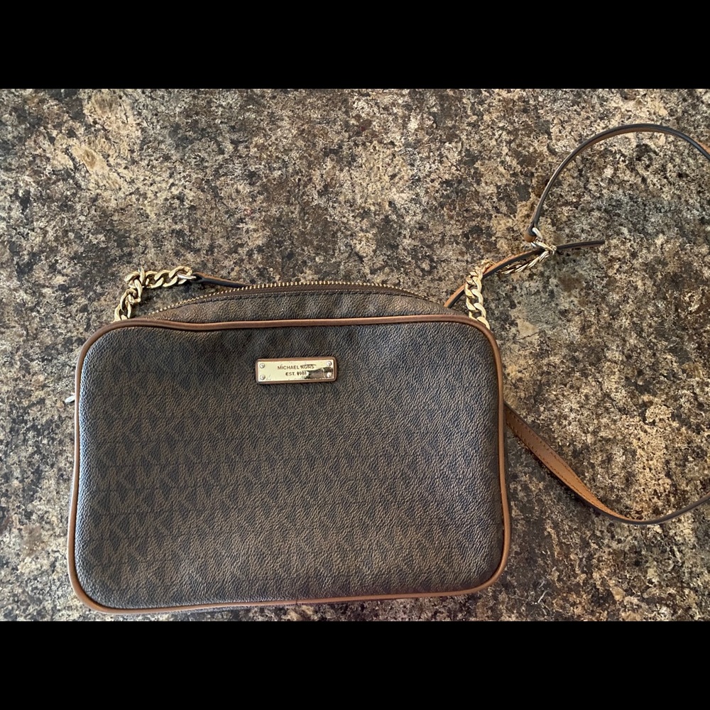 Micheal Kors purse